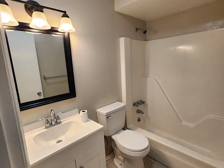 325 Ashlawn Dr #6 — Photo 13