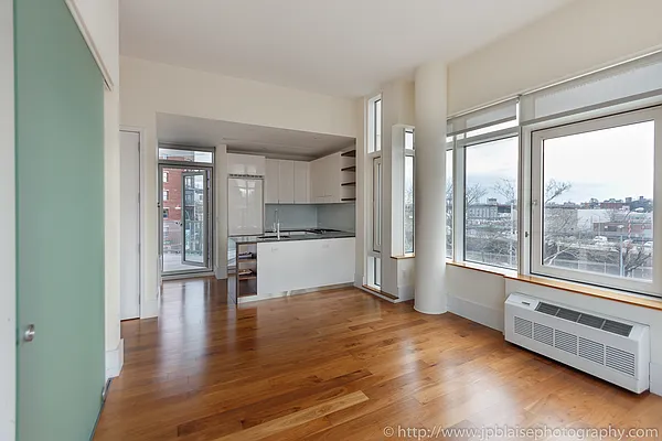 Rented by Luminous Realty | media 36