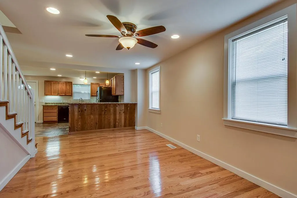 3 bed, 1700 sqft, $2,400 — Photo 3