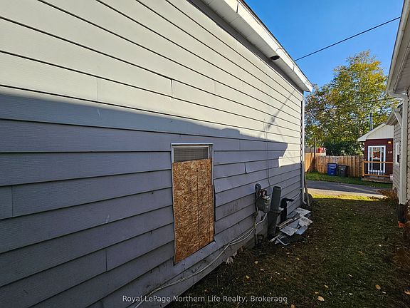 5th image of 20 Helen St