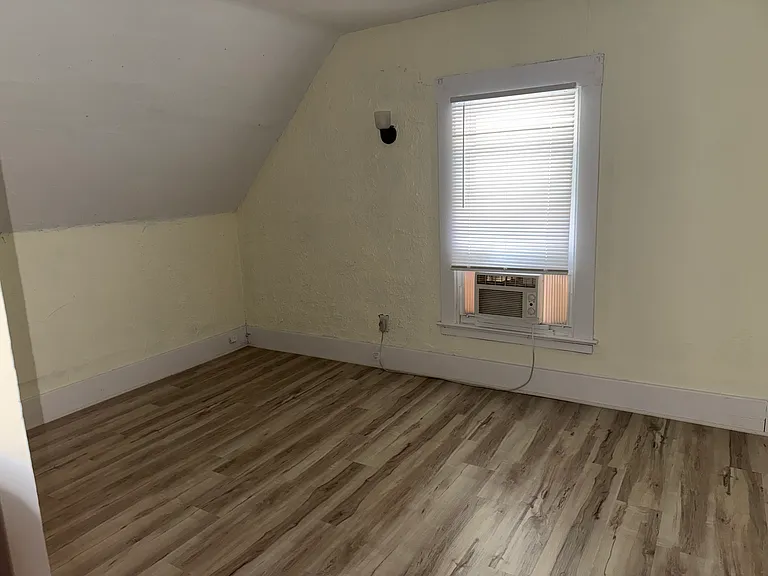 2740 Albion St — Photo 5
