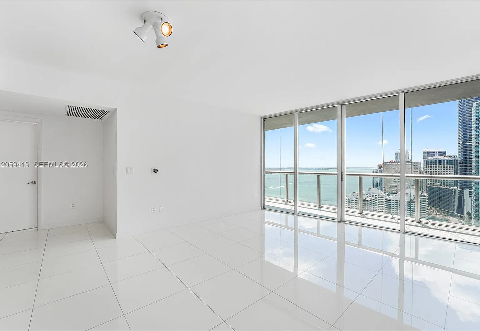 Icon Brickell No Two — Photo 1