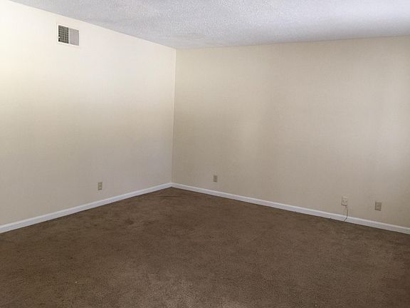 3rd image of 21 Glen Burnie St Unit 4