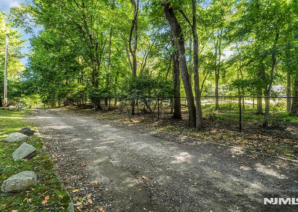 1st image of 639 Piermont Road