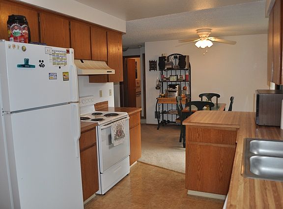 4th image of 1202 NE 143rd Ave