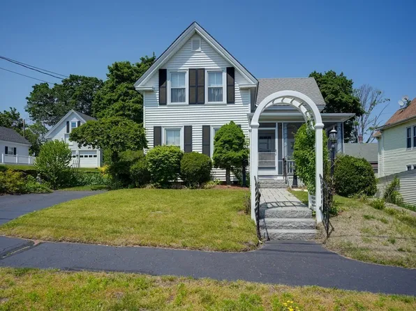 67 Pleasant St, Hudson, MA 01749