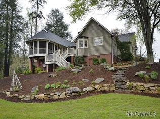 660 Williamson Rd, Mills River, NC 28759