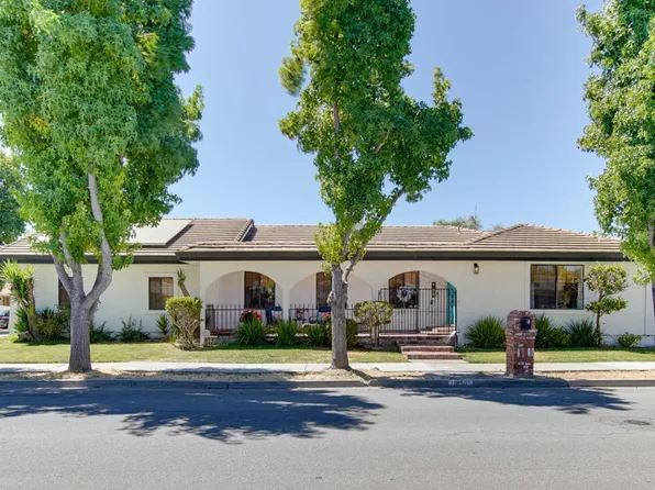 1850 Highland Dr, Hollister, CA 95023