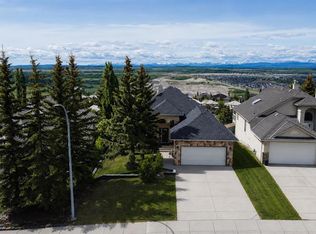 321 NE Gleneagles Vw, Cochrane, AB T4C1P4