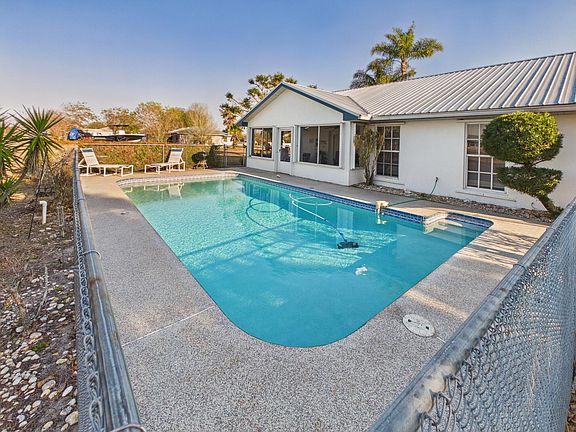 3rd image of 8525 SW 9th Street