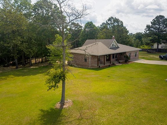 3rd image of 5 Blueberry Ln