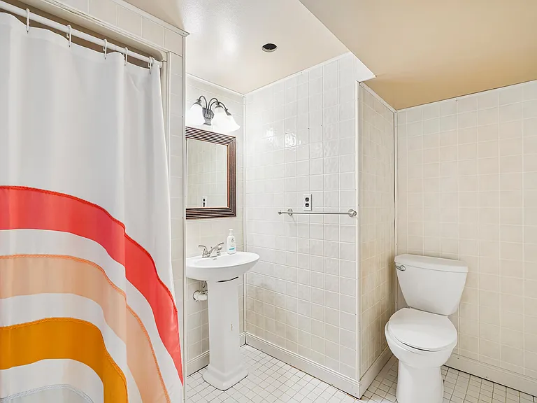 3940 Lasalle St — Photo 15