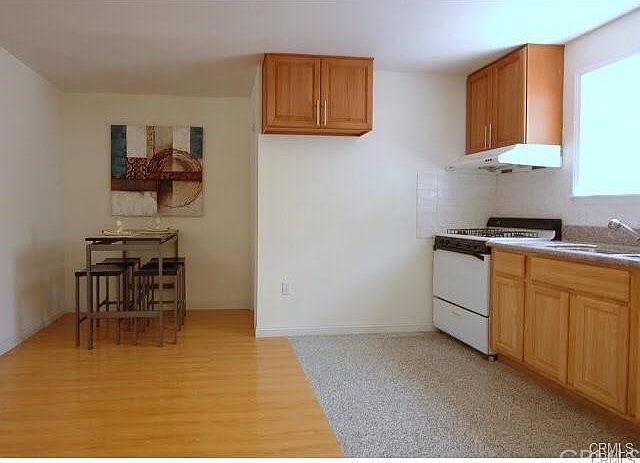 1st image of 1913 Nowell Ave #B