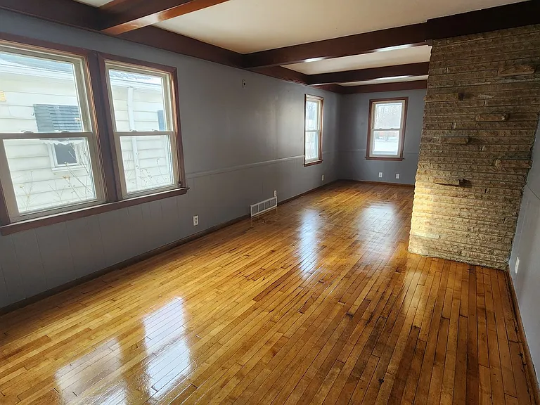 20664 Miller Ave — Photo 4