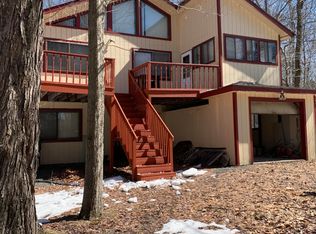 3511 Peak Dr, Tobyhanna, PA