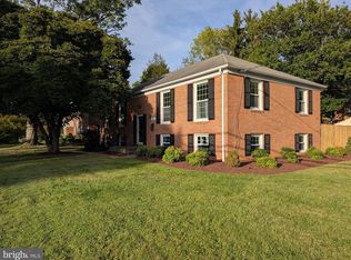 12101 Old Bridge Rd, Rockville, MD 20852