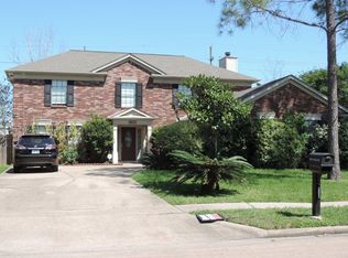 9015 Woodleigh Dr, Houston, TX 77083