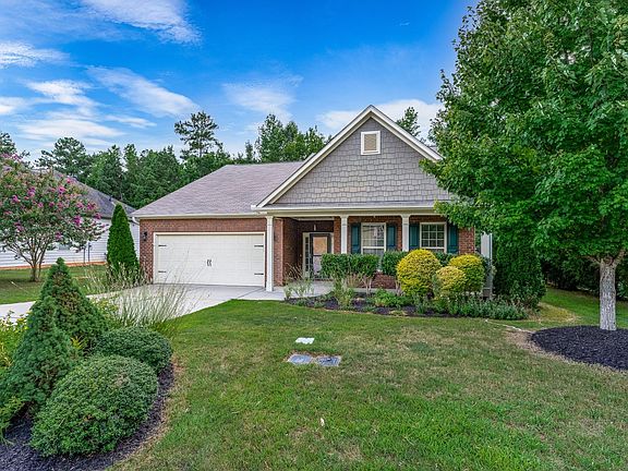 3rd image of 28 Trailwood Dr