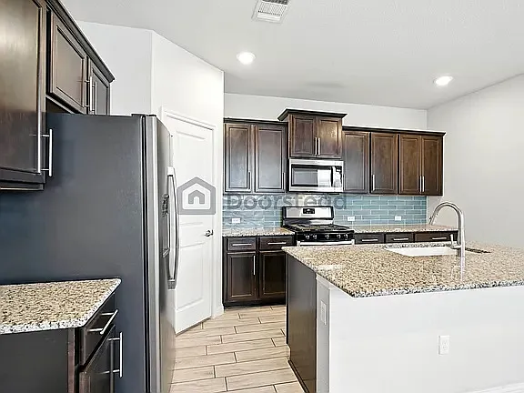 8207 Cottage Rose Dr — Photo 29