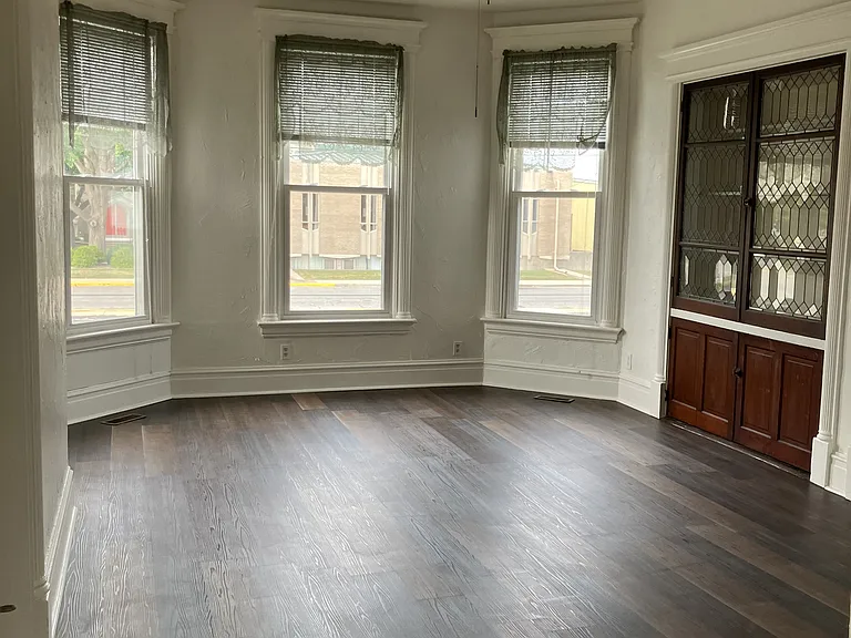 214 S Church St #1 — Photo 4