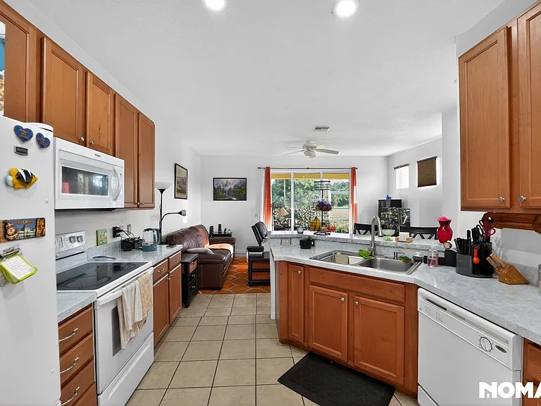 2346 Felicity Pl — Photo 11