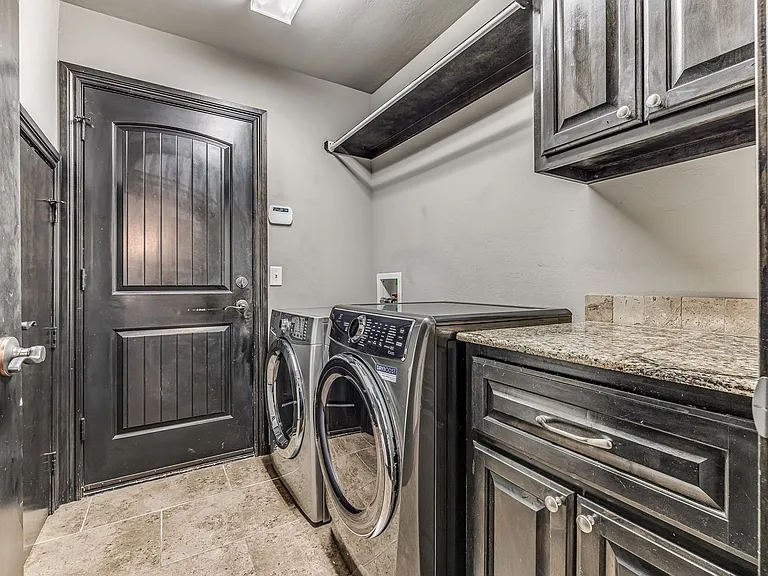 13609 Gentry Dr — Photo 30