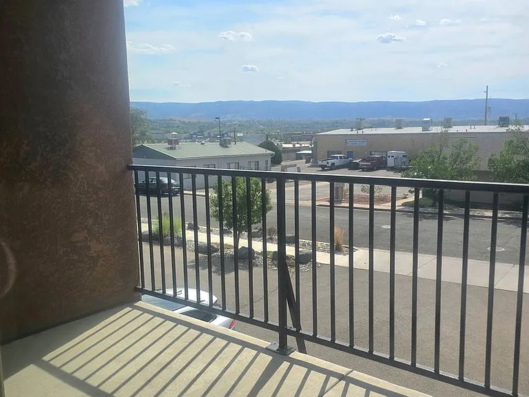 1558 Poplar Dr — Photo 9