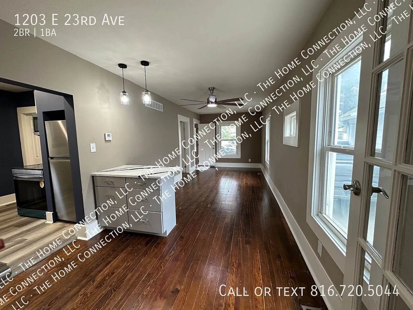 Charming 2 bed/ 1 bath Home - garage & fenced yard in NKC — Photo 3