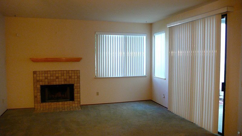 2nd image of 3728 Stoneglen N