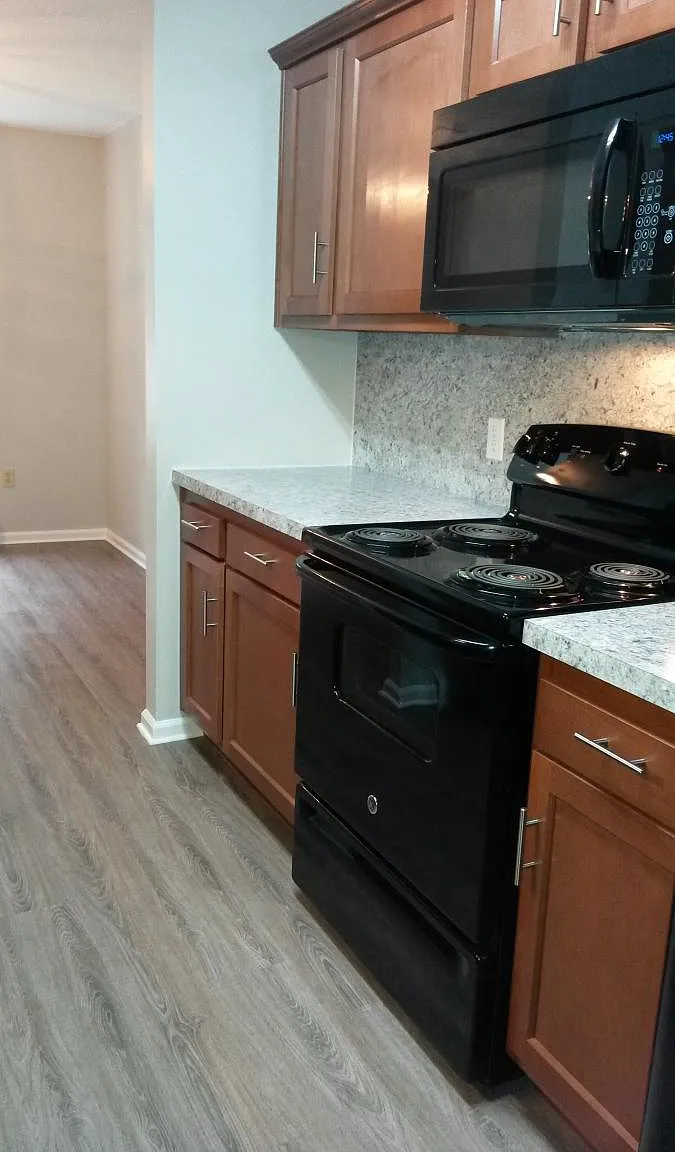 2 bed, 1.5 bath, 1200 sqft, $1,800 — Photo 4