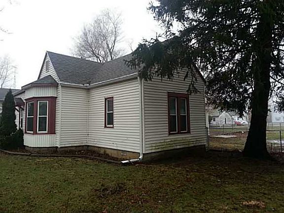 3rd image of 316 N Squire St