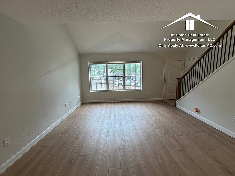 1011 Greystone Ct — Photo 6