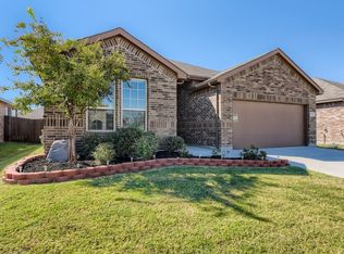 117 Red Fox Ln, Denton, TX 76210