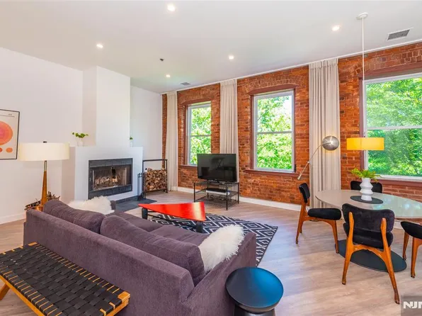 260 Main St APT 313, Little Falls, NJ 07424
