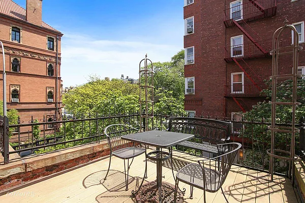 Sold by Corcoran | media 54