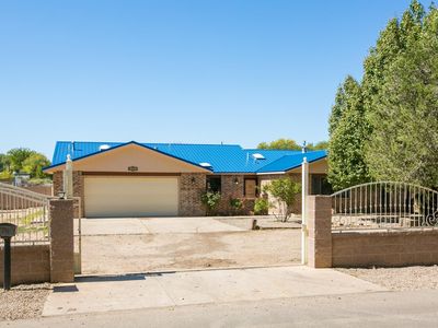 6921 Acequia Dr SW, Albuquerque, NM, 87105