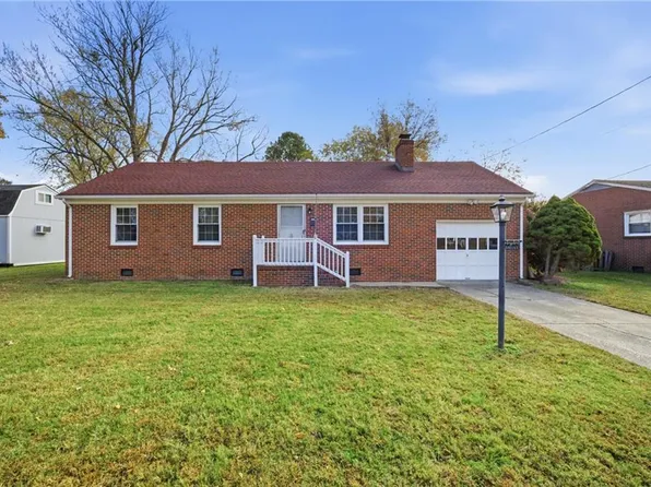 5 Lakeview Dr, Newport News, VA 23602