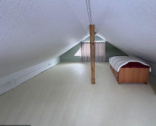 5th image of 27048 Hawthorn Rd N