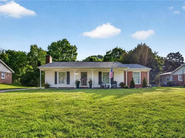 1304 Lashley Park Dr, Gibsonville, NC 27249