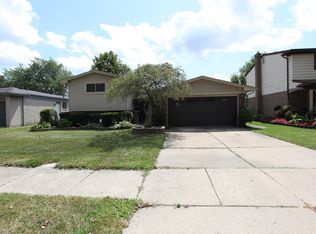 43671 Arlington Rd, Canton, MI 48187