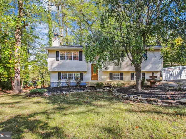 525 Overhill Dr, Edgewater, MD 21037