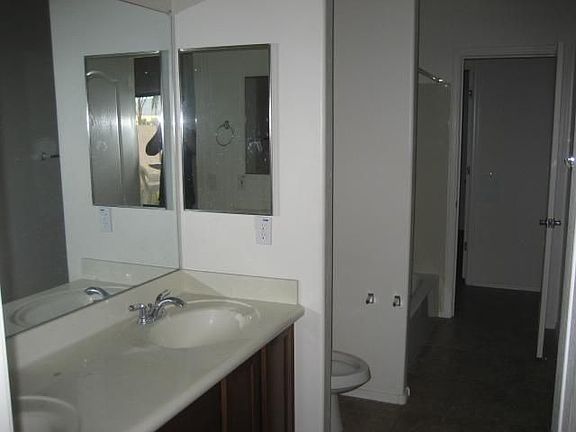 4th image of 2209 W Carolina Dr