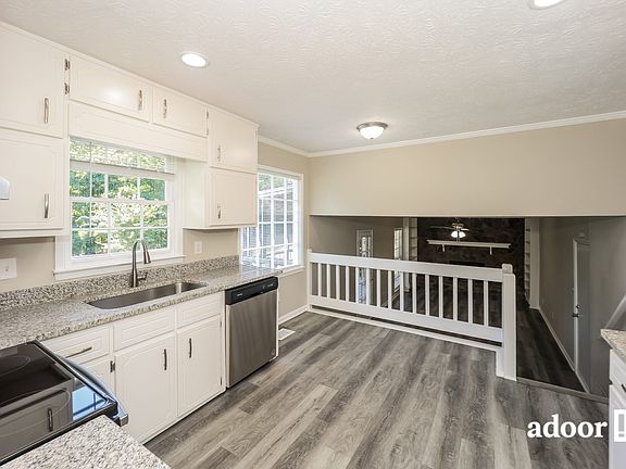 3rd image of 125 Beacon Dr
