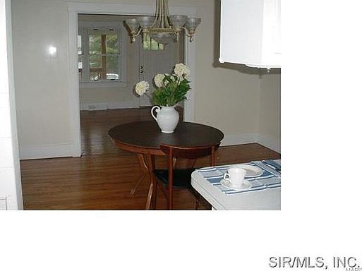 5th image of 100 E Jennings Ave