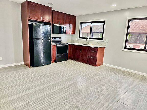 3rd image of 1086 Kaweloka St