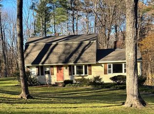 11 Canterbury Dr, Georgetown, MA 01833