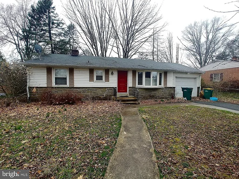 910 Shreiner Ave — Photo 1