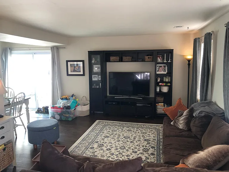 185 Reliance Pl — Photo 7