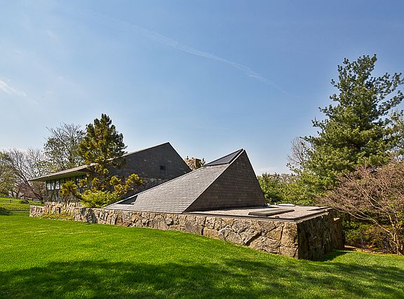 5th image of 9 Hamptworth Dr