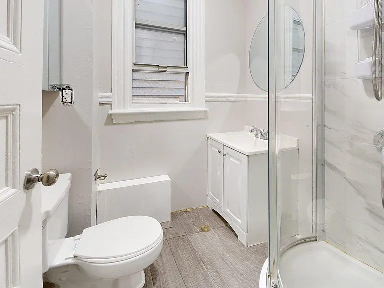 346 Chelsea St #1 — Photo 4